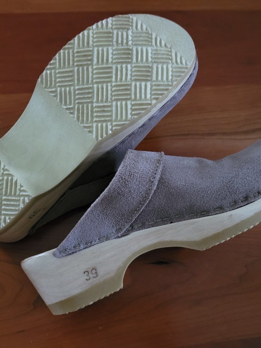 Sven Original Wide Collar  Suede Clogs in Camel Tan